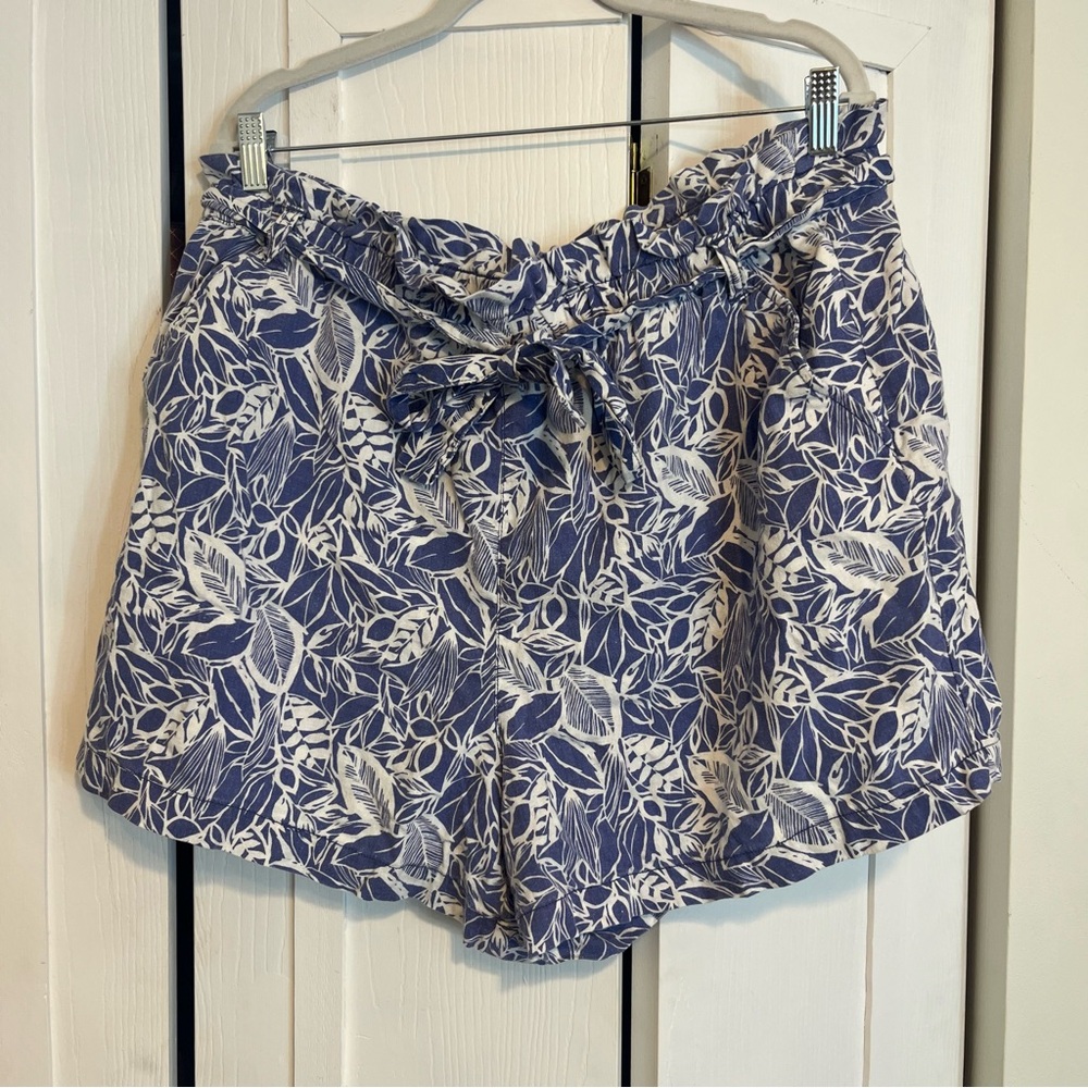 Floral Tie Waist Linen Shorts